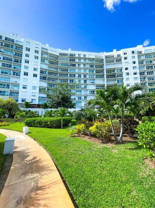 Punta Me Luxury Apartments Ocean View & Beach Front In Amara Cancún Exterior foto